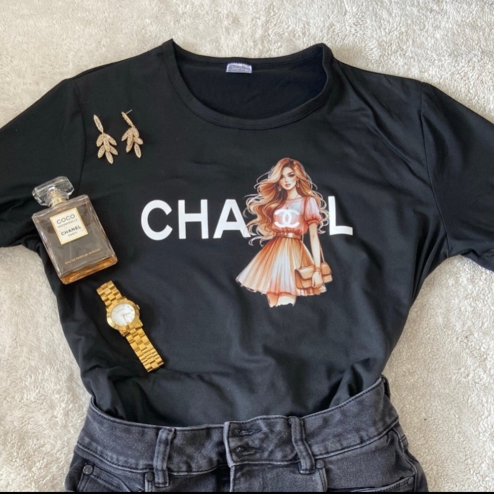 Black graphic T-Shirt with Fashion Illustration